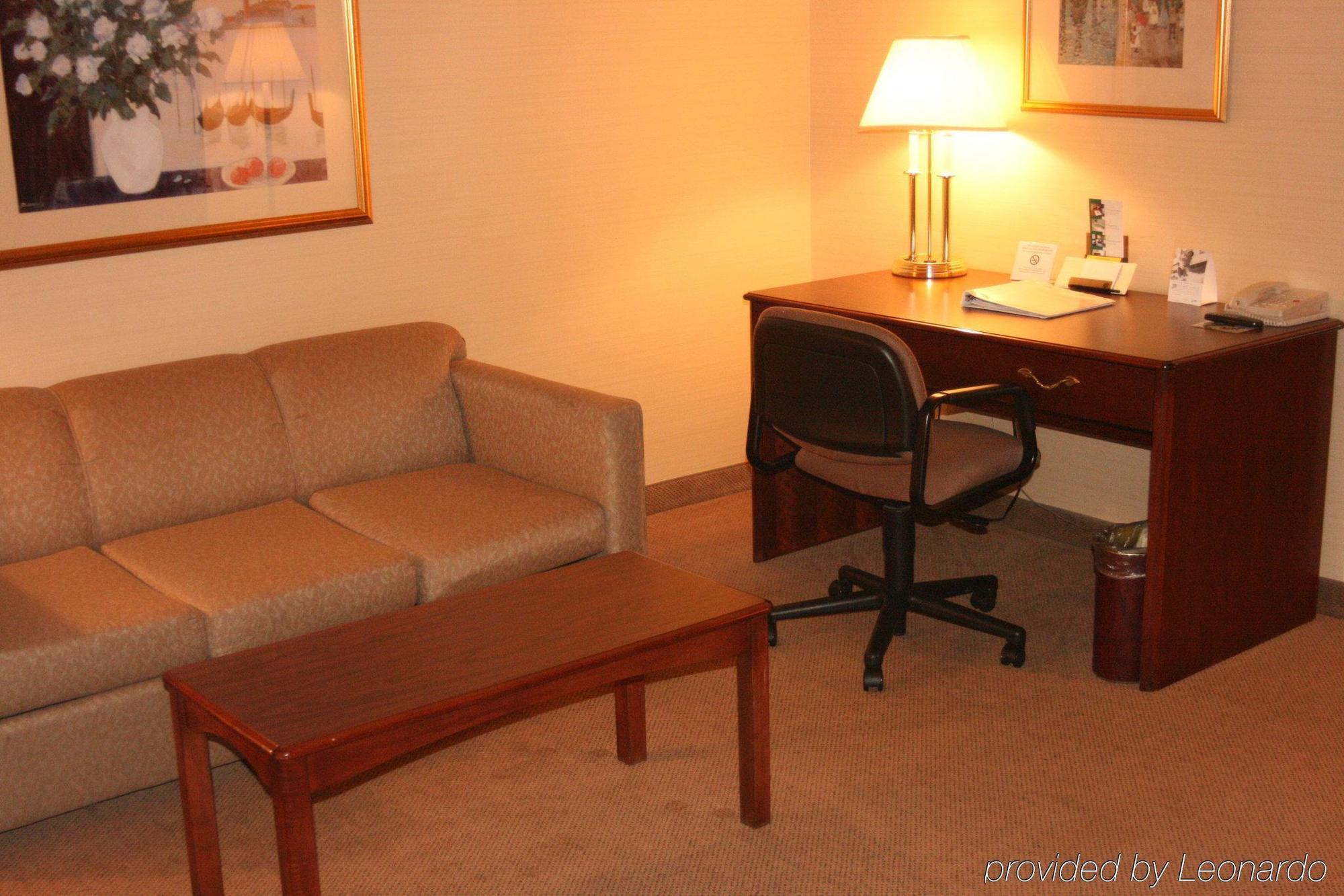 Maron Hotel & Suites Danbury Pokoj fotografie